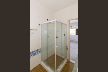 Casa à venda com 240m², 4 quartos e 4 vagasBanheiro da Suíte