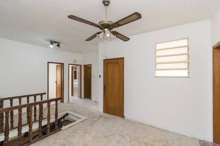 Sala do 2º andar de casa à venda com 4 quartos, 240m² em Brás de Pina, Rio de Janeiro