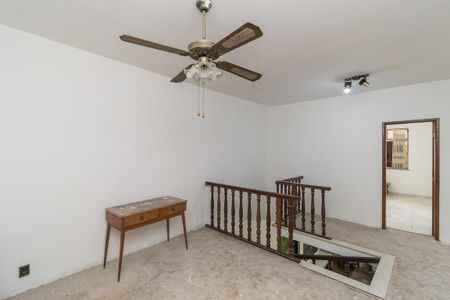 Casa à venda com 240m², 4 quartos e 4 vagasSala do 2º andar