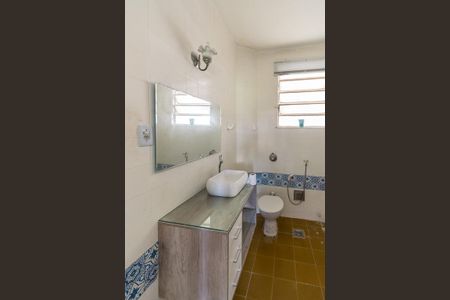 Casa à venda com 240m², 4 quartos e 4 vagasBanheiro da Suíte