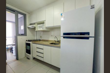 Cozinha de apartamento para alugar com 1 quarto, 53m² em Santo Amaro, São Paulo