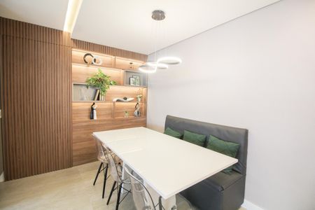 Apartamento à venda com 130m², 3 quartos e 2 vagas Apartamento à venda com 130m², 3 quartos e 2 vagasSala