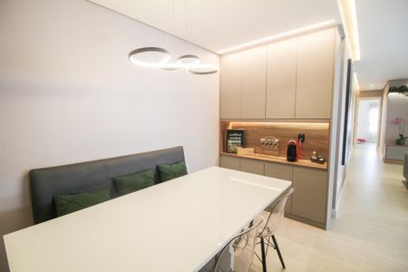 Apartamento à venda com 130m², 3 quartos e 2 vagas Apartamento à venda com 130m², 3 quartos e 2 vagasSala