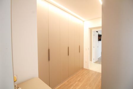 Apartamento à venda com 130m², 3 quartos e 2 vagas Apartamento à venda com 130m², 3 quartos e 2 vagasQuarto Suíte 1