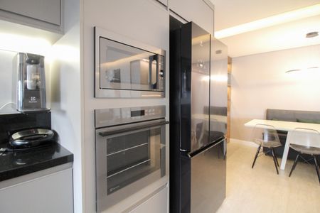 Apartamento à venda com 130m², 3 quartos e 2 vagas Apartamento à venda com 130m², 3 quartos e 2 vagasCozinha