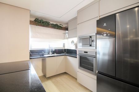 Apartamento à venda com 130m², 3 quartos e 2 vagas Apartamento à venda com 130m², 3 quartos e 2 vagasCozinha