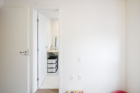 Apartamento à venda com 130m², 3 quartos e 2 vagas Apartamento à venda com 130m², 3 quartos e 2 vagasQuarto Suíte 2