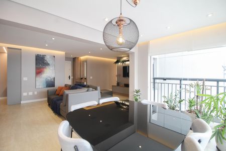 Apartamento à venda com 130m², 3 quartos e 2 vagas Apartamento à venda com 130m², 3 quartos e 2 vagasSala