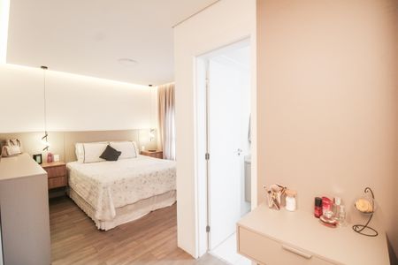 Apartamento à venda com 130m², 3 quartos e 2 vagas Apartamento à venda com 130m², 3 quartos e 2 vagasQuarto Suíte 1