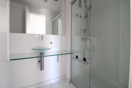 Apartamento para alugar com 69m², 2 quartos e 2 vagasBanheiro social