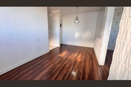 Sala de apartamento para alugar com 2 quartos, 42m² em Jardim do Lago, Osasco
