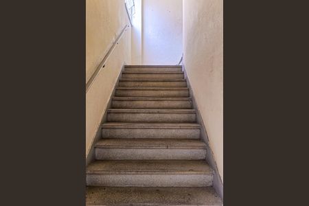 Apartamento à venda com 53m², 2 quartos e sem vagaEscada