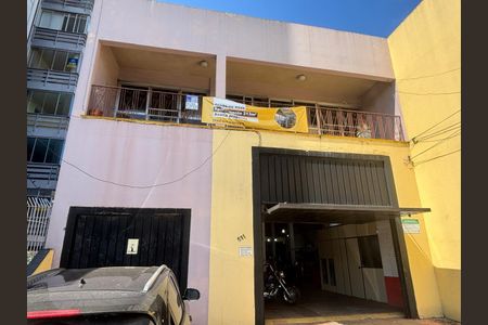 Casa à venda com 213m², 3 quartos e 1 vaga Casa à venda com 213m², 3 quartos e 1 vagaFachada