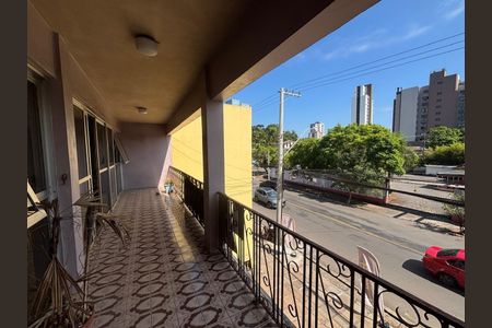 Casa à venda com 213m², 3 quartos e 1 vaga Casa à venda com 213m², 3 quartos e 1 vagaVaranda Sala