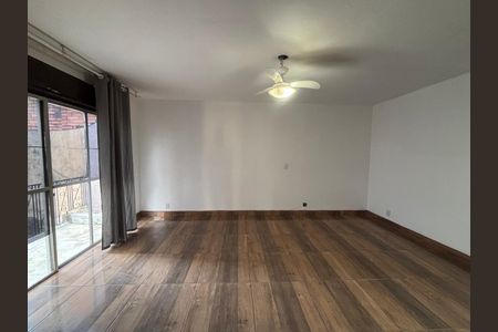 Casa à venda com 213m², 3 quartos e 1 vaga Casa à venda com 213m², 3 quartos e 1 vagaSuíte