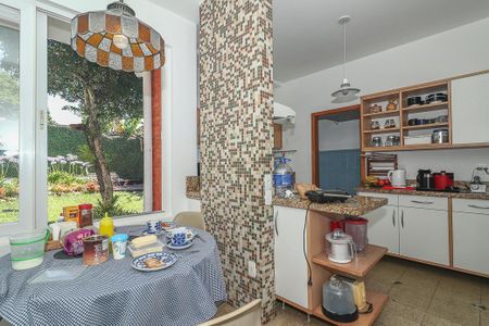 Casa à venda com 459m², 3 quartos e 3 vagasCozinha