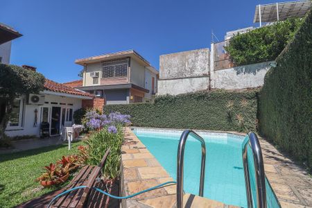 Casa à venda com 459m², 3 quartos e 3 vagasPiscina
