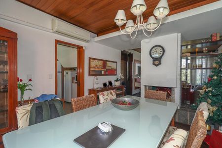 Casa à venda com 459m², 3 quartos e 3 vagasSala