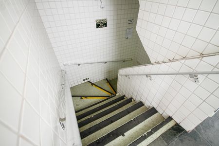 Apartamento para alugar com 44m², 2 quartos e 1 vagaEscada