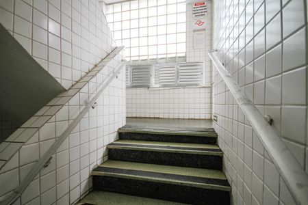 Apartamento para alugar com 44m², 2 quartos e 1 vagaEscada