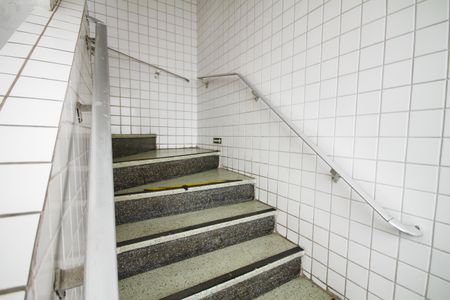 Apartamento para alugar com 44m², 2 quartos e 1 vagaEscada