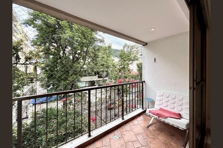 Apartamento à venda com 94m², 2 quartos e 1 vaga Apartamento à venda com 94m², 2 quartos e 1 vagaVaranda da sala