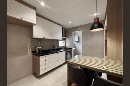 Apartamento à venda com 94m², 2 quartos e 1 vaga Apartamento à venda com 94m², 2 quartos e 1 vagaCozinha