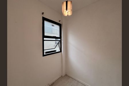 Apartamento à venda com 94m², 2 quartos e 1 vaga Apartamento à venda com 94m², 2 quartos e 1 vagaÁrea de serviço - quarto