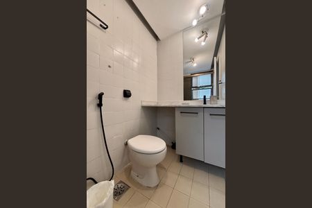 Apartamento à venda com 94m², 2 quartos e 1 vaga Apartamento à venda com 94m², 2 quartos e 1 vagaSuíte - banheiro