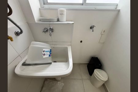 Apartamento à venda com 135m², 3 quartos e 1 vagaÁrea de Serviço