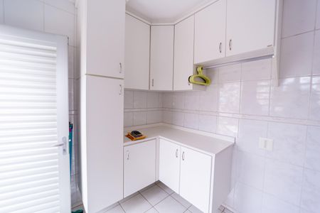 Casa à venda com 320m², 3 quartos e 2 vagasÁrea de Serviço