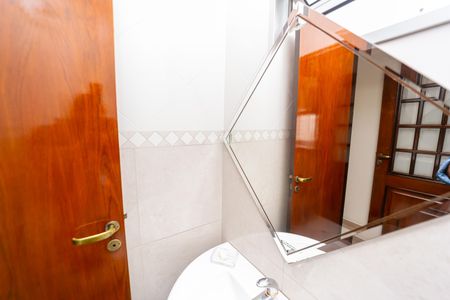 Casa à venda com 320m², 3 quartos e 2 vagasLavabo