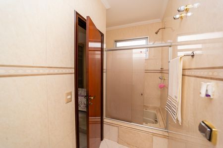 Casa à venda com 320m², 3 quartos e 2 vagasBanheiro da Suíte 1