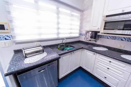 Casa à venda com 320m², 3 quartos e 2 vagasCozinha