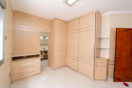 Casa à venda com 320m², 3 quartos e 2 vagasSuíte 2