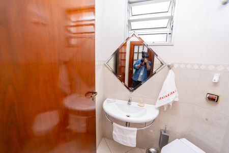 Casa à venda com 320m², 3 quartos e 2 vagasLavabo