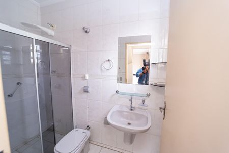 Casa à venda com 320m², 3 quartos e 2 vagasBanheiro da Edícula