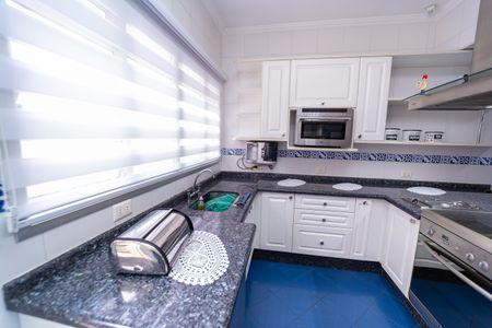 Casa à venda com 320m², 3 quartos e 2 vagasCozinha