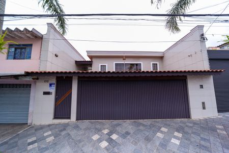 Casa à venda com 320m², 3 quartos e 2 vagasFachada