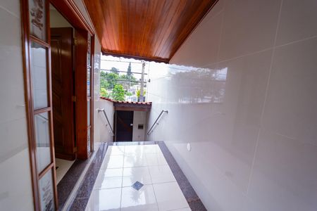 Casa à venda com 320m², 3 quartos e 2 vagasEntrada