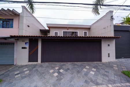 Casa à venda com 320m², 3 quartos e 2 vagasFachada