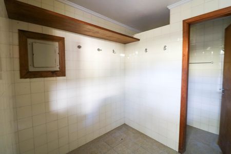 Casa à venda com 412m², 4 quartos e 6 vagas Casa à venda com 412m², 4 quartos e 6 vagasVestiário Masculino