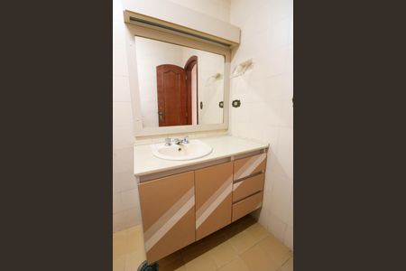 Casa à venda com 412m², 4 quartos e 6 vagas Casa à venda com 412m², 4 quartos e 6 vagasBanheiro da Suíte 3