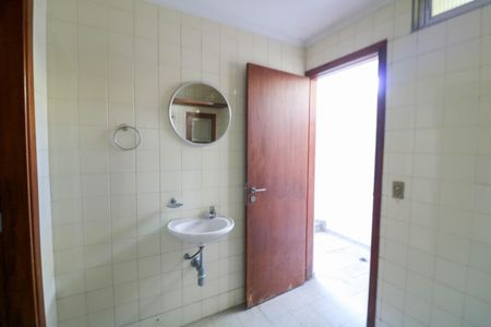 Casa à venda com 412m², 4 quartos e 6 vagas Casa à venda com 412m², 4 quartos e 6 vagasVestiário Masculino