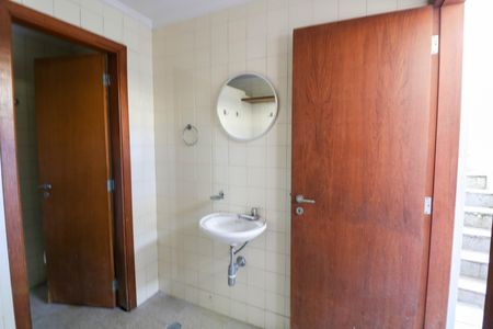 Casa à venda com 412m², 4 quartos e 6 vagas Casa à venda com 412m², 4 quartos e 6 vagasVestiário Masculino
