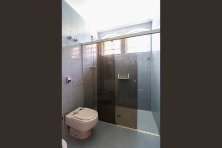 Casa à venda com 412m², 4 quartos e 6 vagas Casa à venda com 412m², 4 quartos e 6 vagasBanheiro da Suíte 4