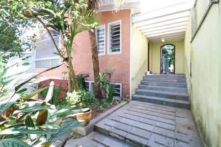 Casa à venda com 412m², 4 quartos e 6 vagas Casa à venda com 412m², 4 quartos e 6 vagasEntrada pedestres