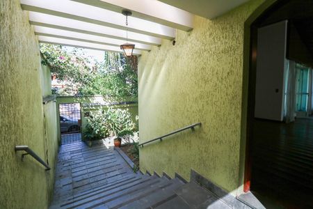 Casa à venda com 412m², 4 quartos e 6 vagas Casa à venda com 412m², 4 quartos e 6 vagasEntrada pedestres