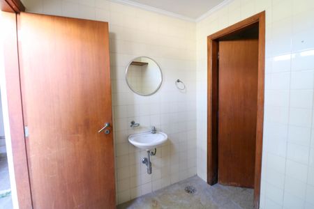 Casa à venda com 412m², 4 quartos e 6 vagas Casa à venda com 412m², 4 quartos e 6 vagasVestiário Feminino