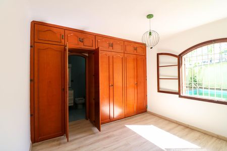 Casa à venda com 412m², 4 quartos e 6 vagas Casa à venda com 412m², 4 quartos e 6 vagasSuíte 4